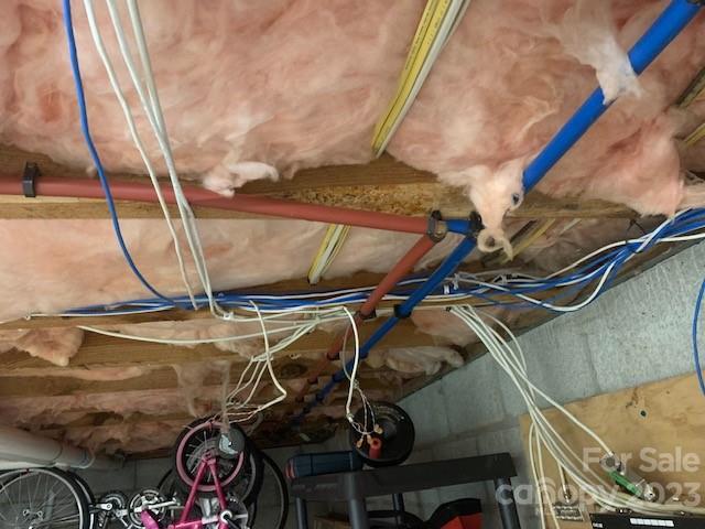 MOUNTAIN LOOKOUT - Residential