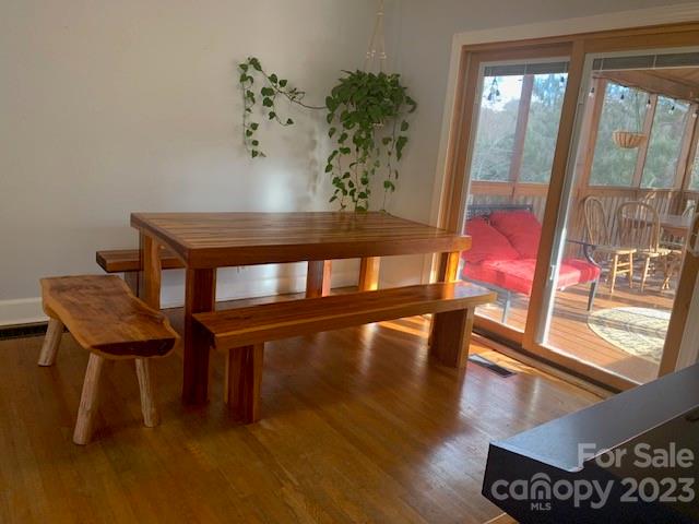 MOUNTAIN LOOKOUT - Residential