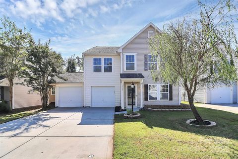 Photo of 15705 Lakepoint Forest Drive, Charlotte, NC 28278 (MLS # 4308712)