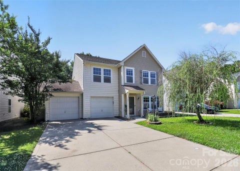 Photo of 15705 Lakepoint Forest Drive, Charlotte, NC 28278 (MLS # 4308712)