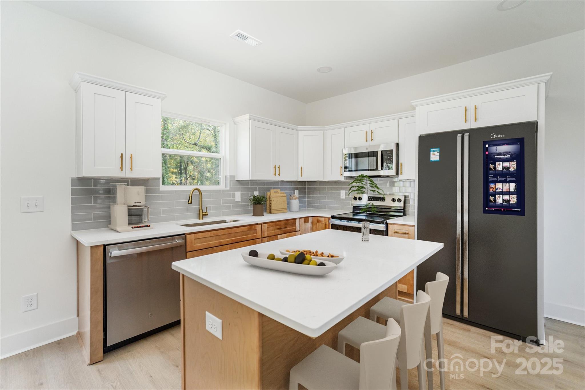 606 6th Street Court NW