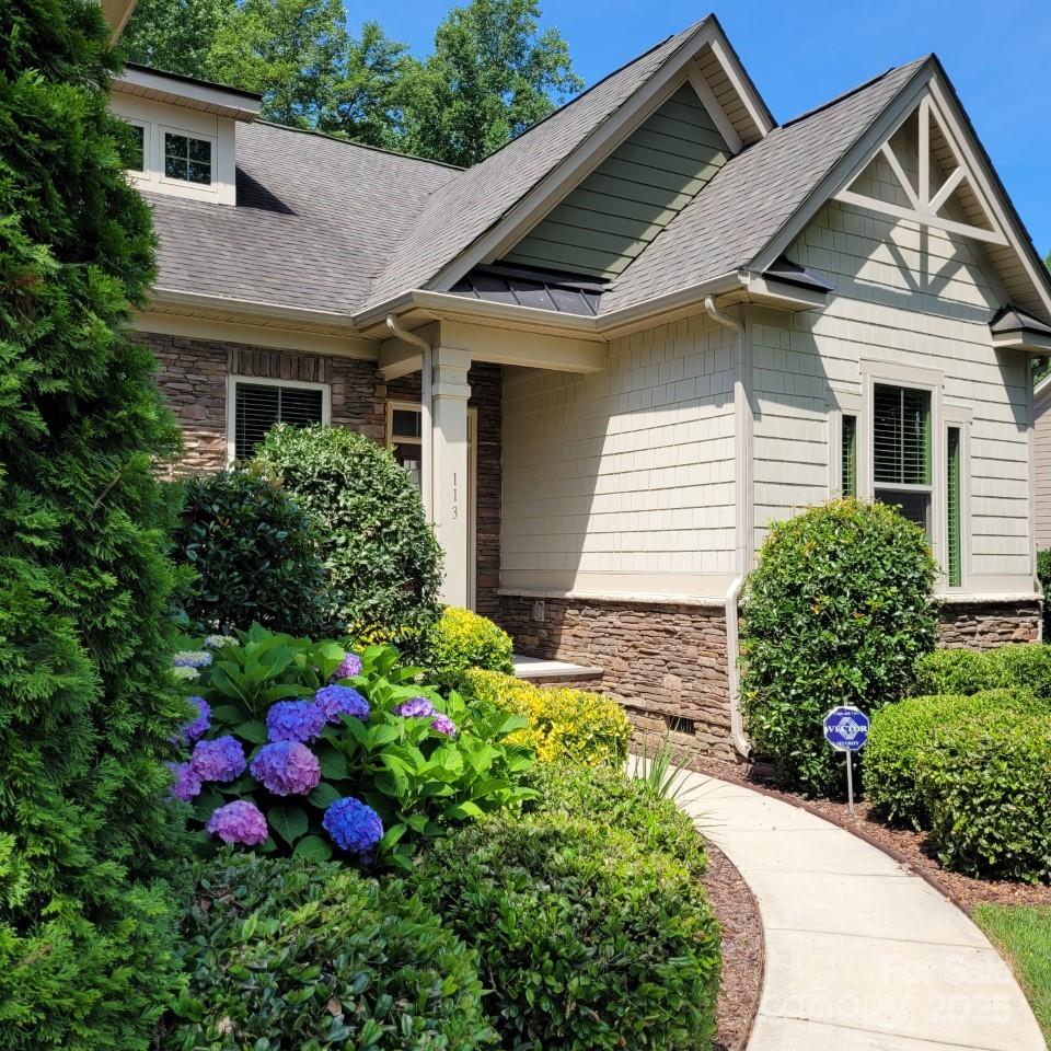 113 Chaska Loop