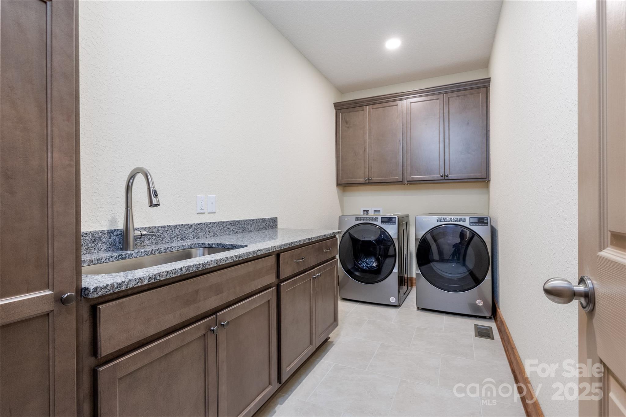 The Crest - Residential