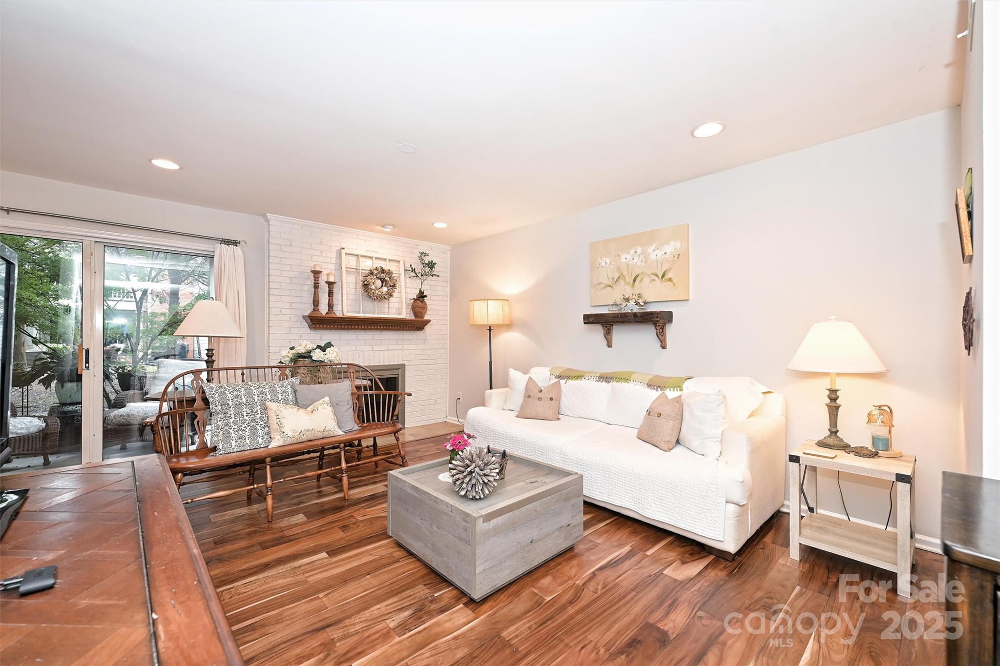 9327 S Vicksburg Park Court