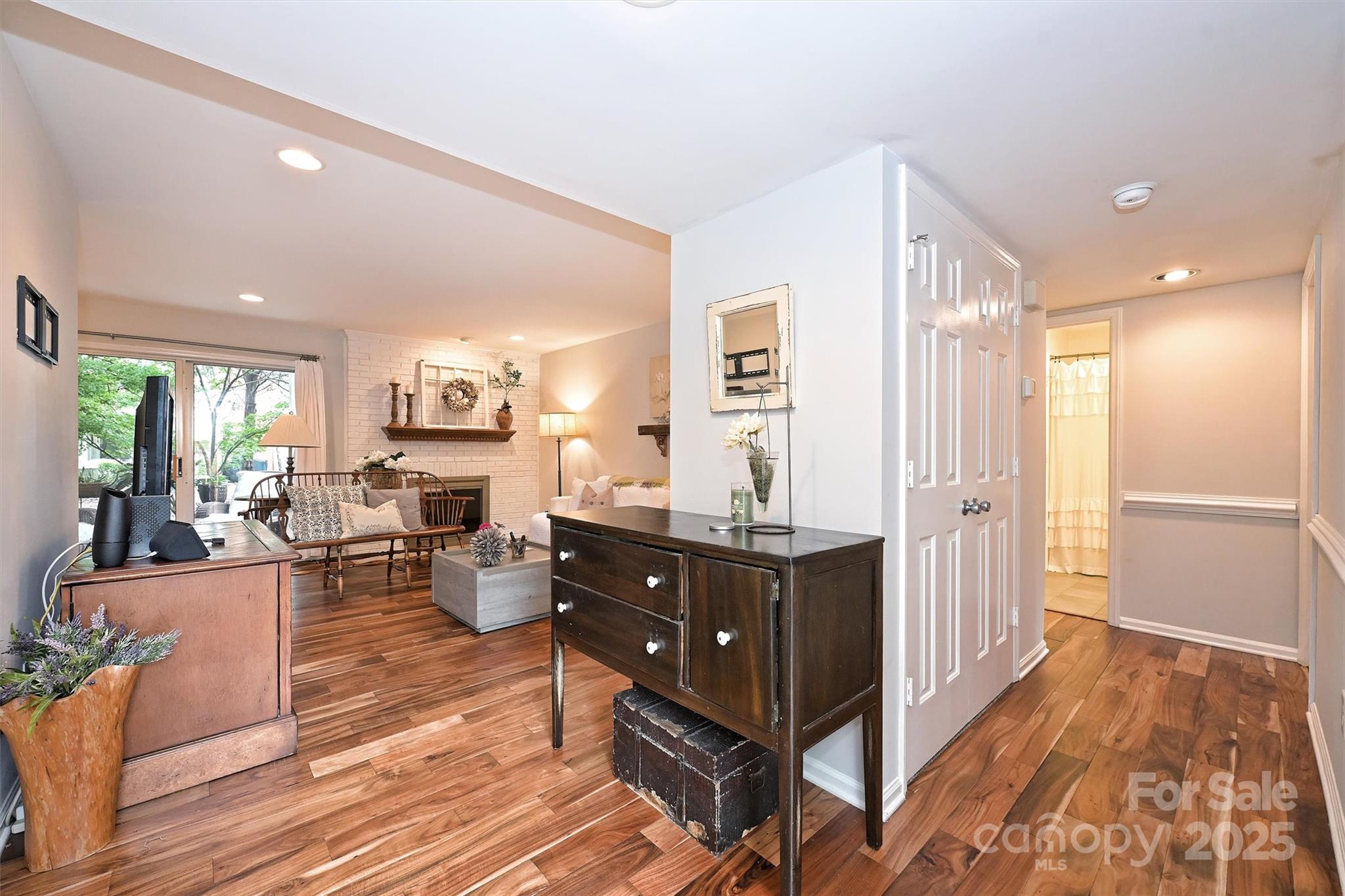 9327 S Vicksburg Park Court
