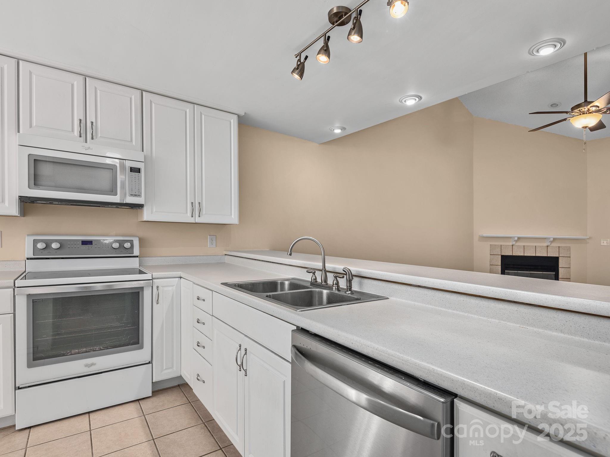 Creekside Condo at Laurel Creek - Residential