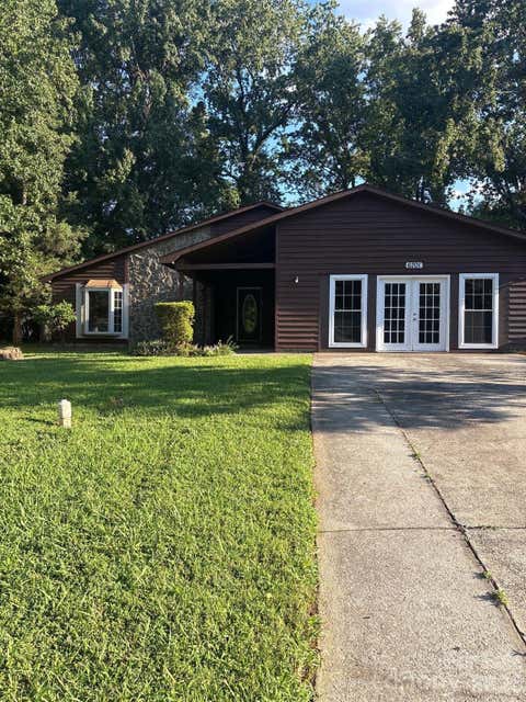Photo of 6701 Woodthrush Drive, Charlotte, NC 28227 (MLS # 4416822)
