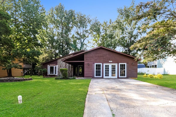 6701 WOODTHRUSH DR, CHARLOTTE, NC 28227 - Image 7979ce8e95d99049afde5bbb414ea7b7/2766082039
