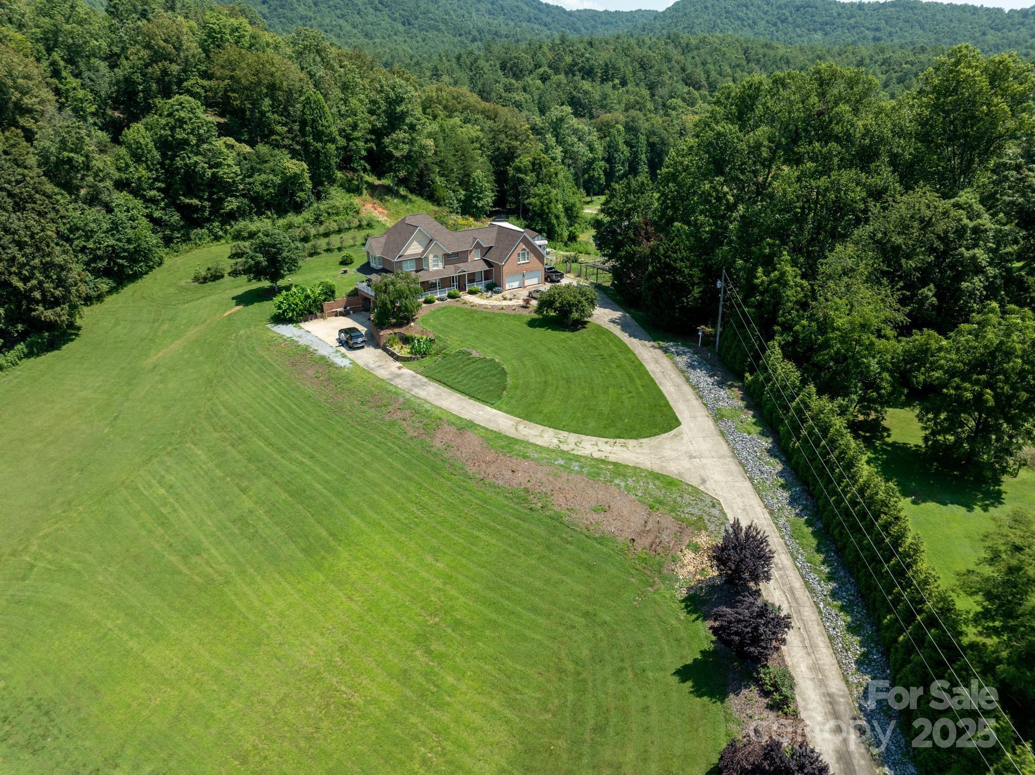 4594 Grandin Road