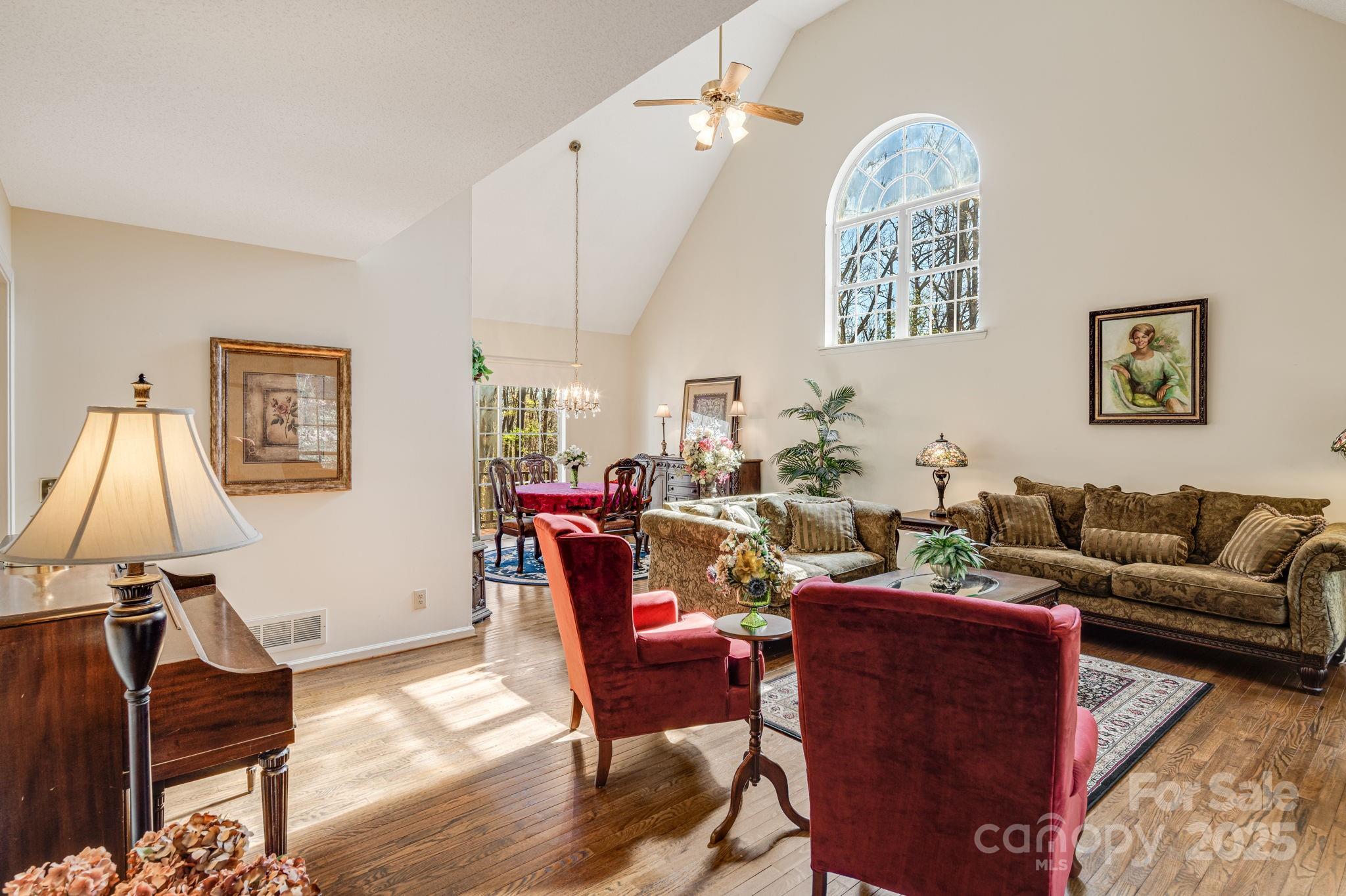 Arden, North Carolina 28704, United States, 2 Bedrooms Bedrooms, ,4 BathroomsBathrooms,Residential,Active,81497