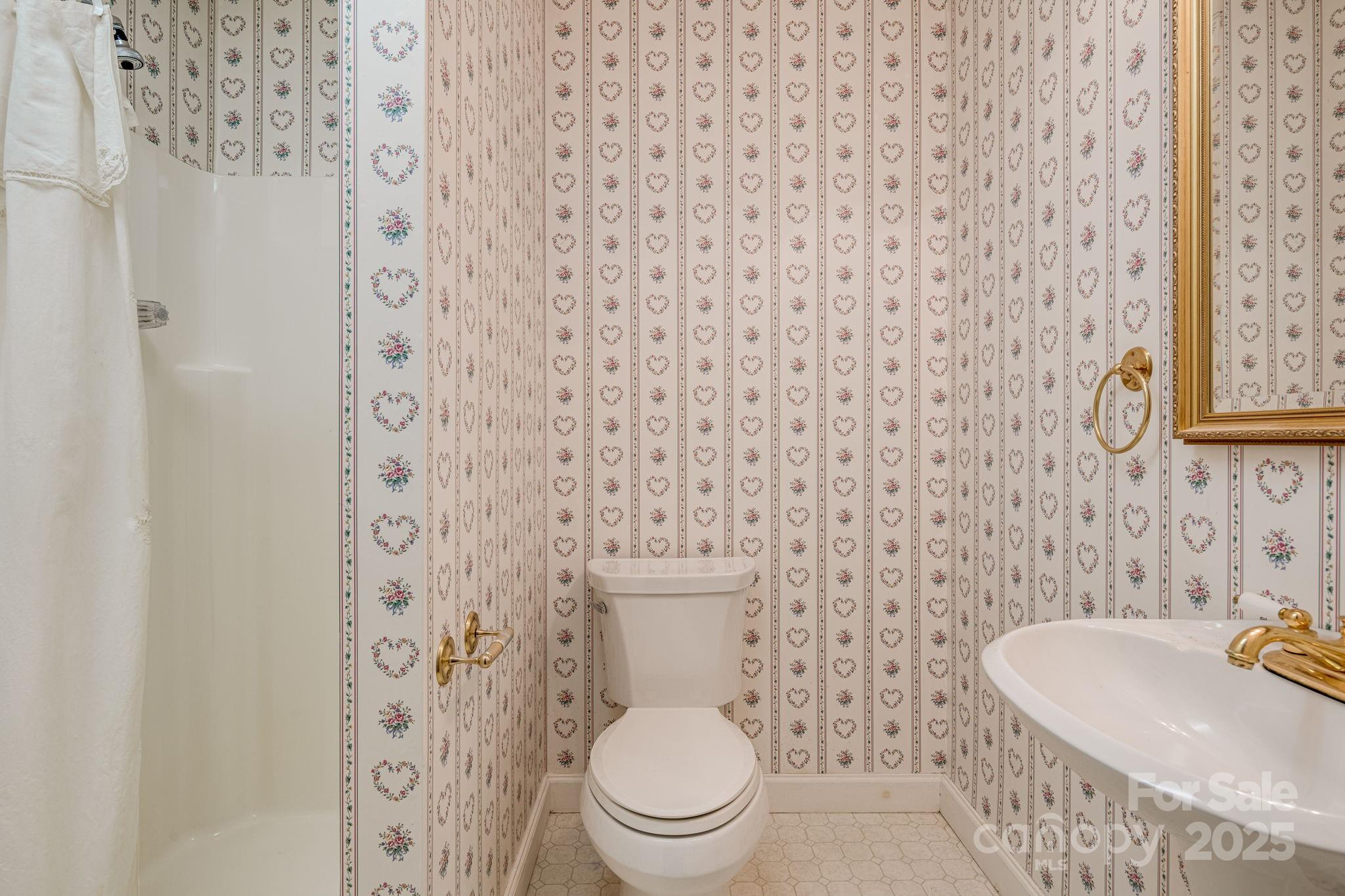 Arden, North Carolina 28704, United States, 2 Bedrooms Bedrooms, ,4 BathroomsBathrooms,Residential,Active,81497