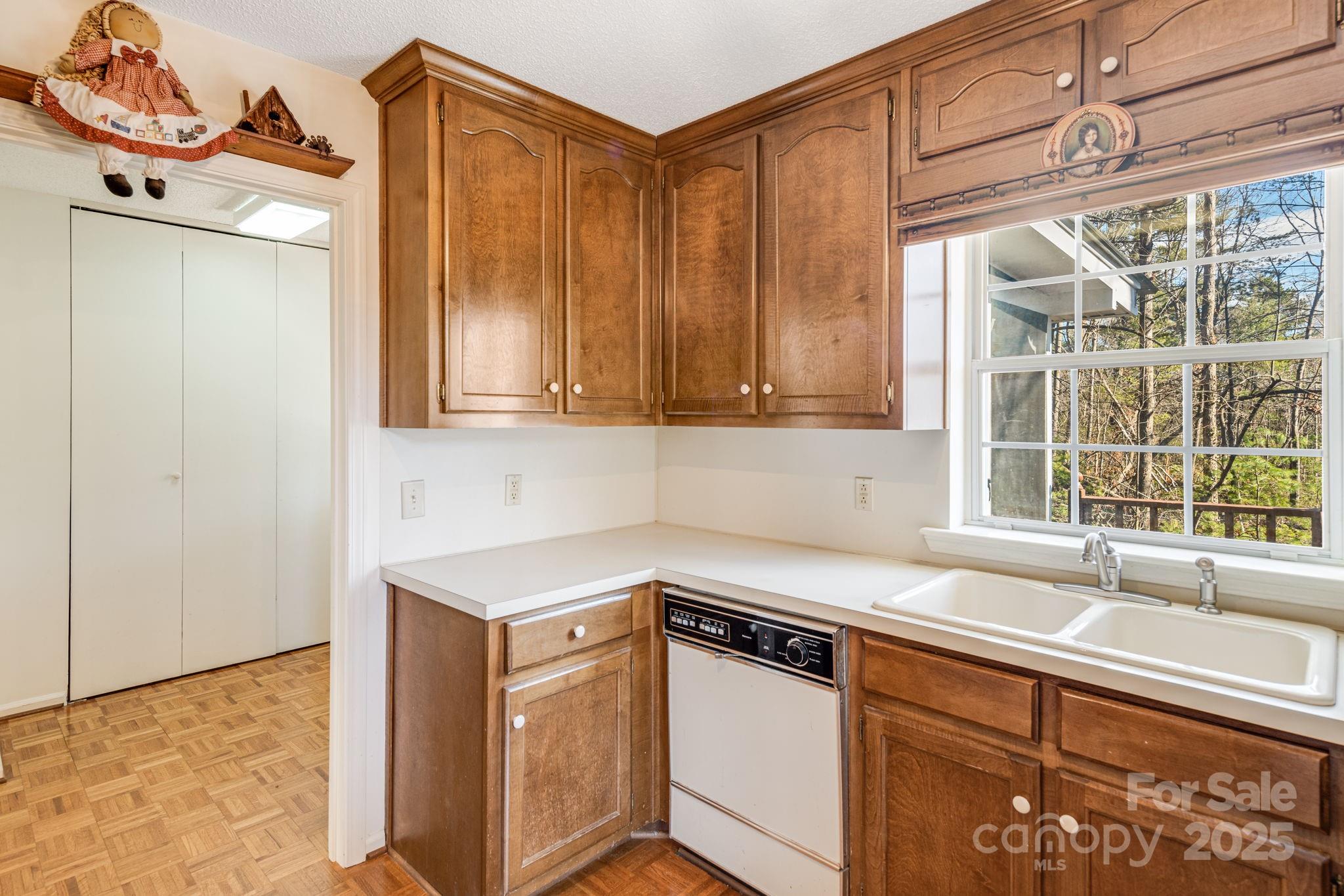 Arden, North Carolina 28704, United States, 2 Bedrooms Bedrooms, ,4 BathroomsBathrooms,Residential,Active,81497