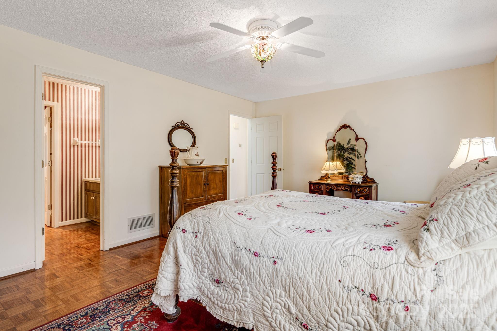 Arden, North Carolina 28704, United States, 2 Bedrooms Bedrooms, ,4 BathroomsBathrooms,Residential,Active,81497