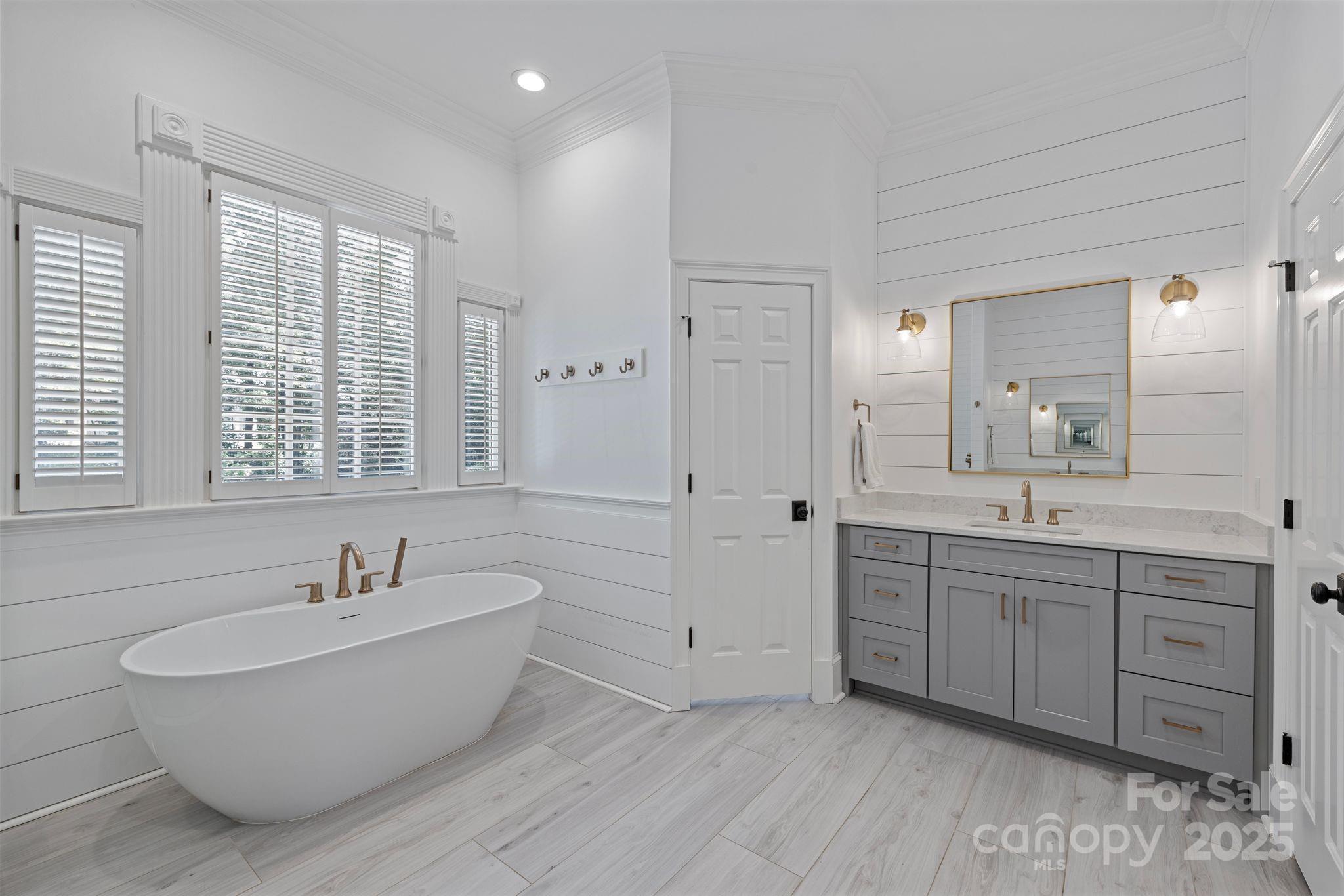 The Peninsula - Residential