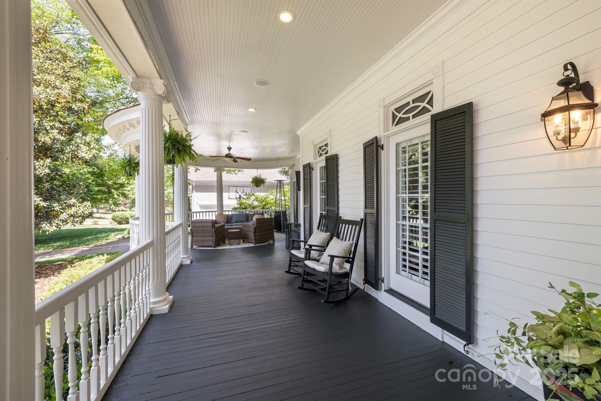 The Peninsula - Residential