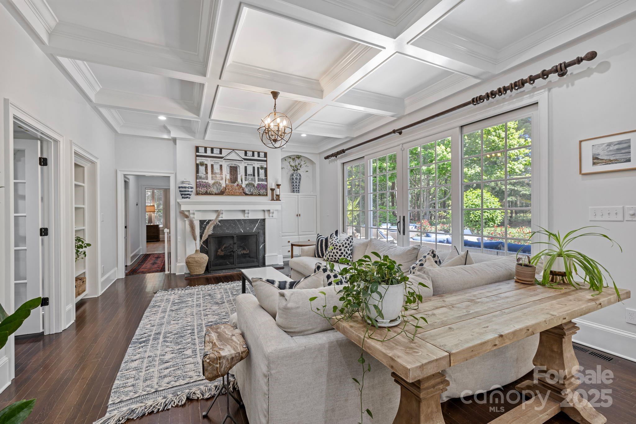 The Peninsula - Residential