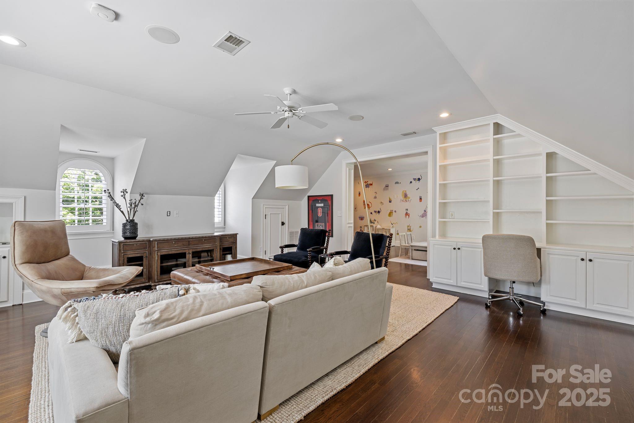 The Peninsula - Residential