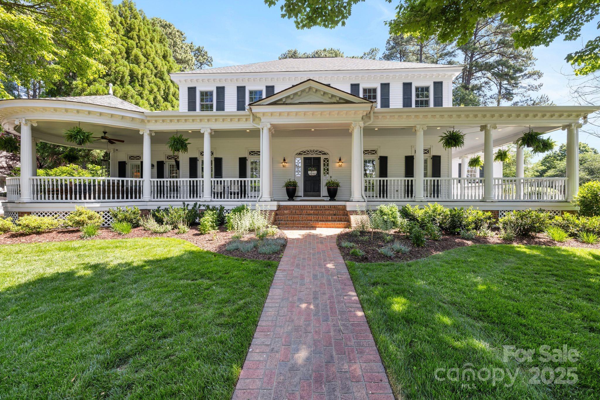 The Peninsula - Residential