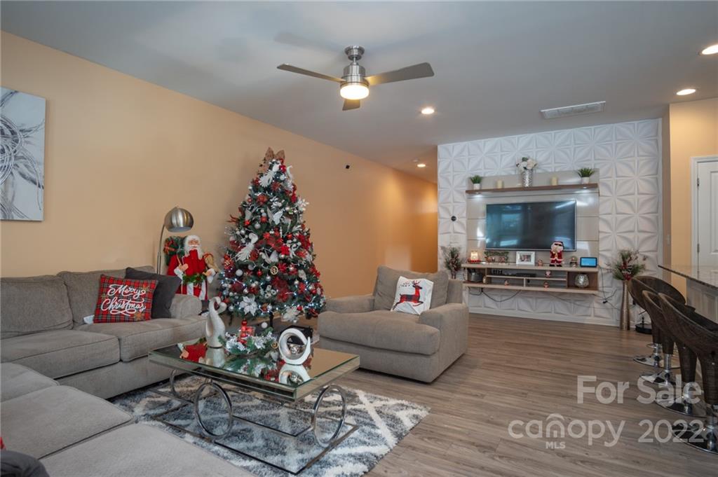 Barclay Woods Townhomes - Residential