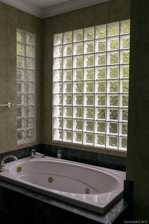 The Peninsula - Residential