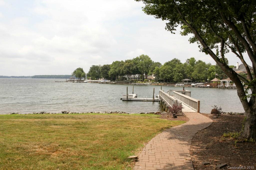 The Peninsula - Residential