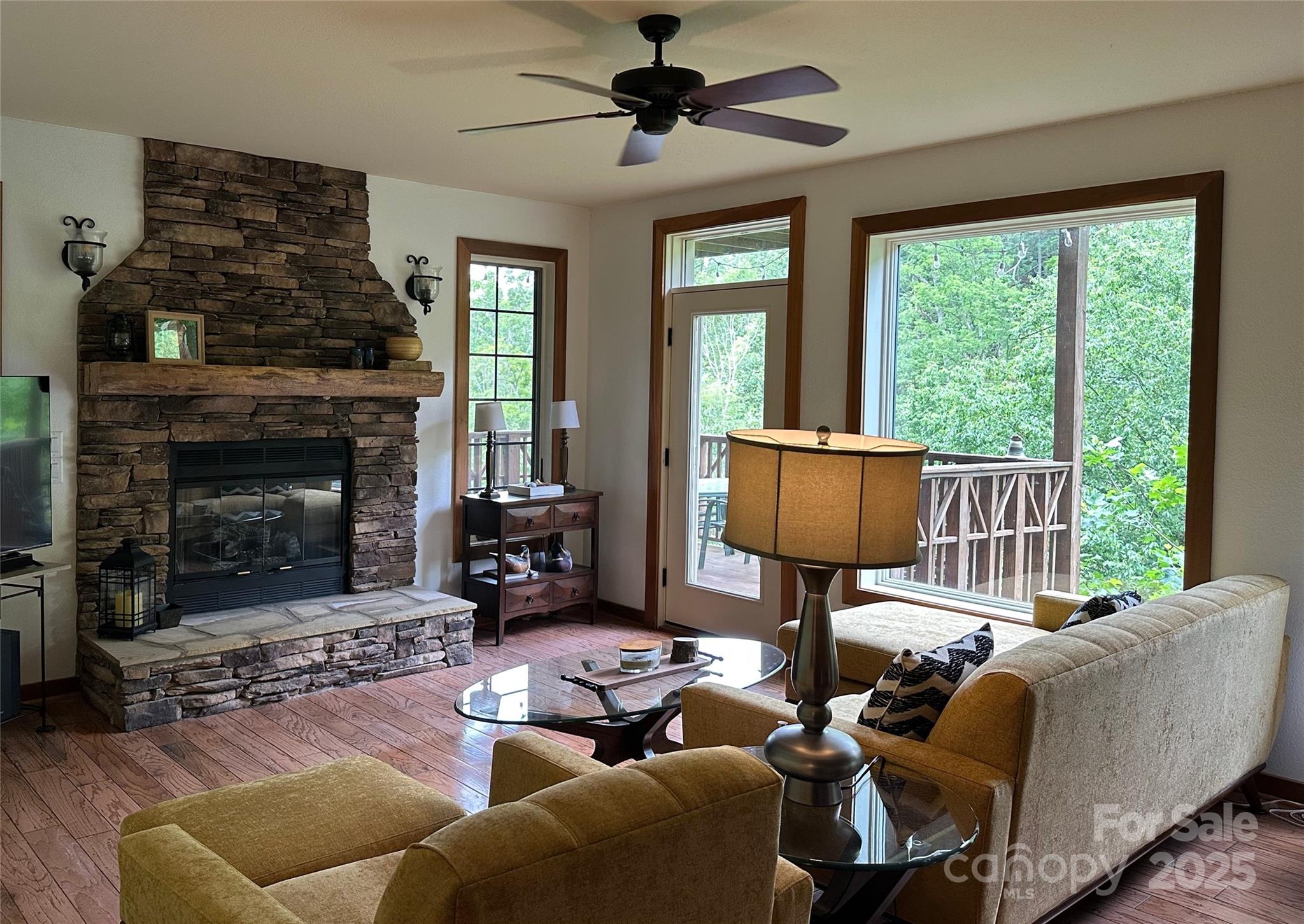 222 Creekside Way