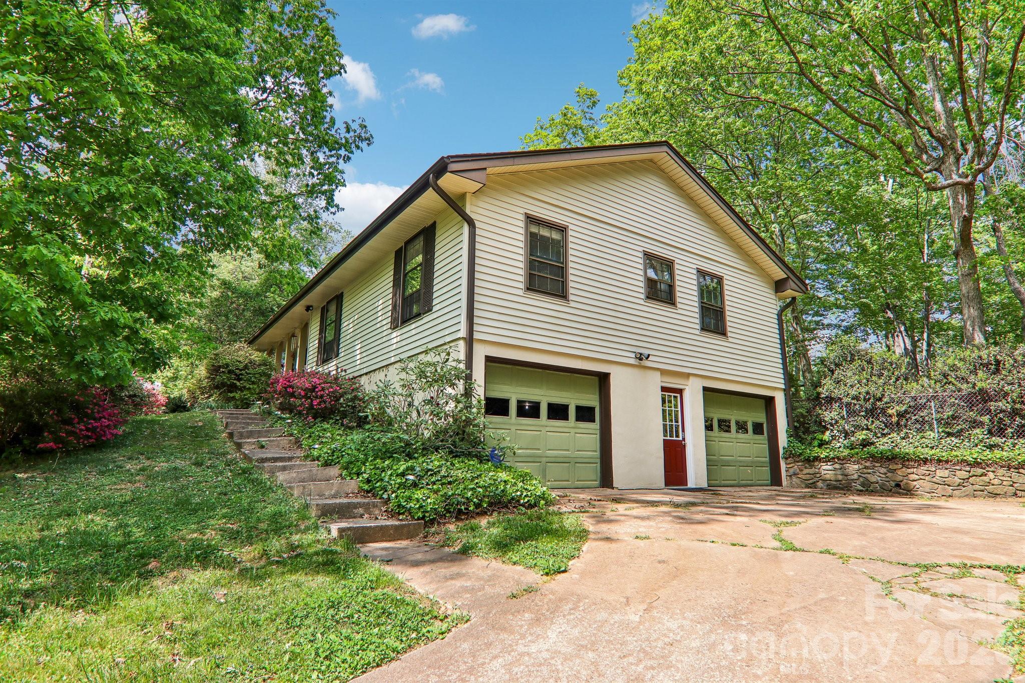 14 Forest Ridge Drive