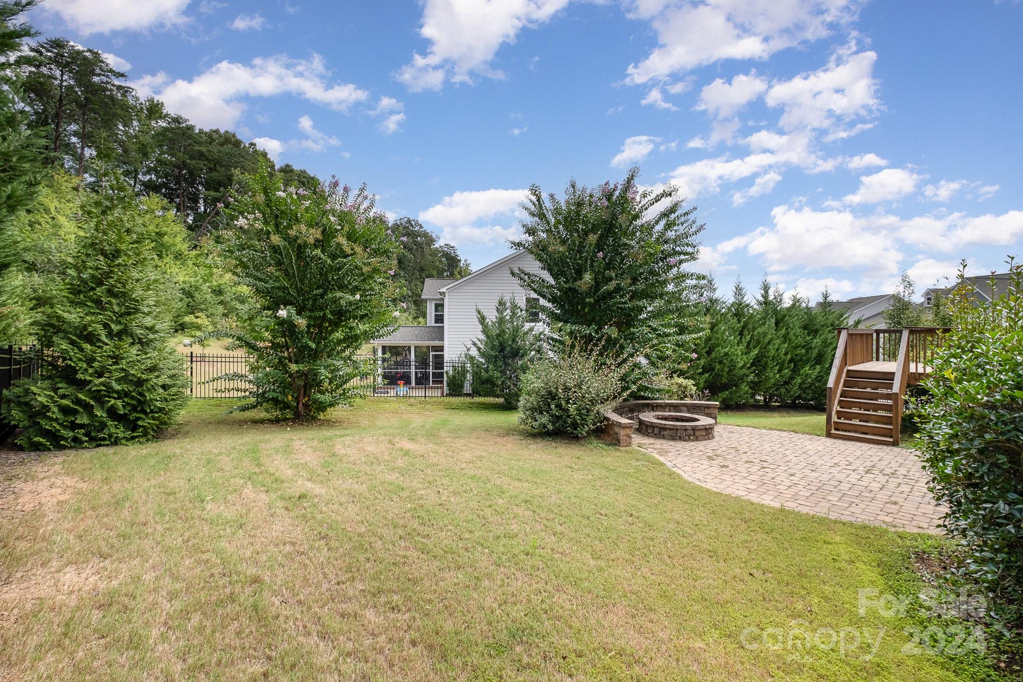 The Pinnacle at Handsmill - Residential