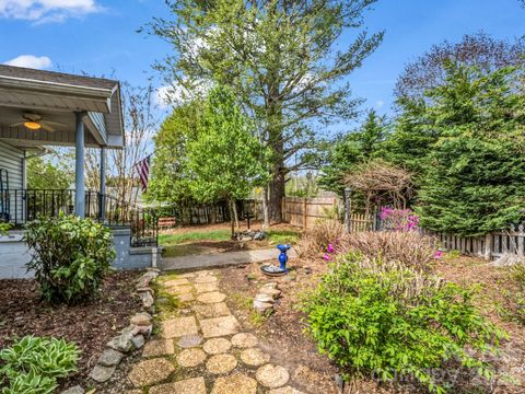 110 Houston Street Hendersonville NC 28792