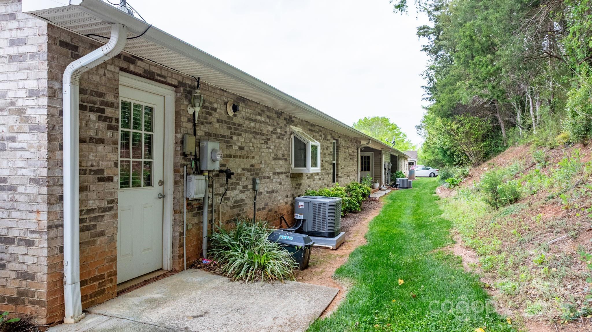 Conover Manor - Residential