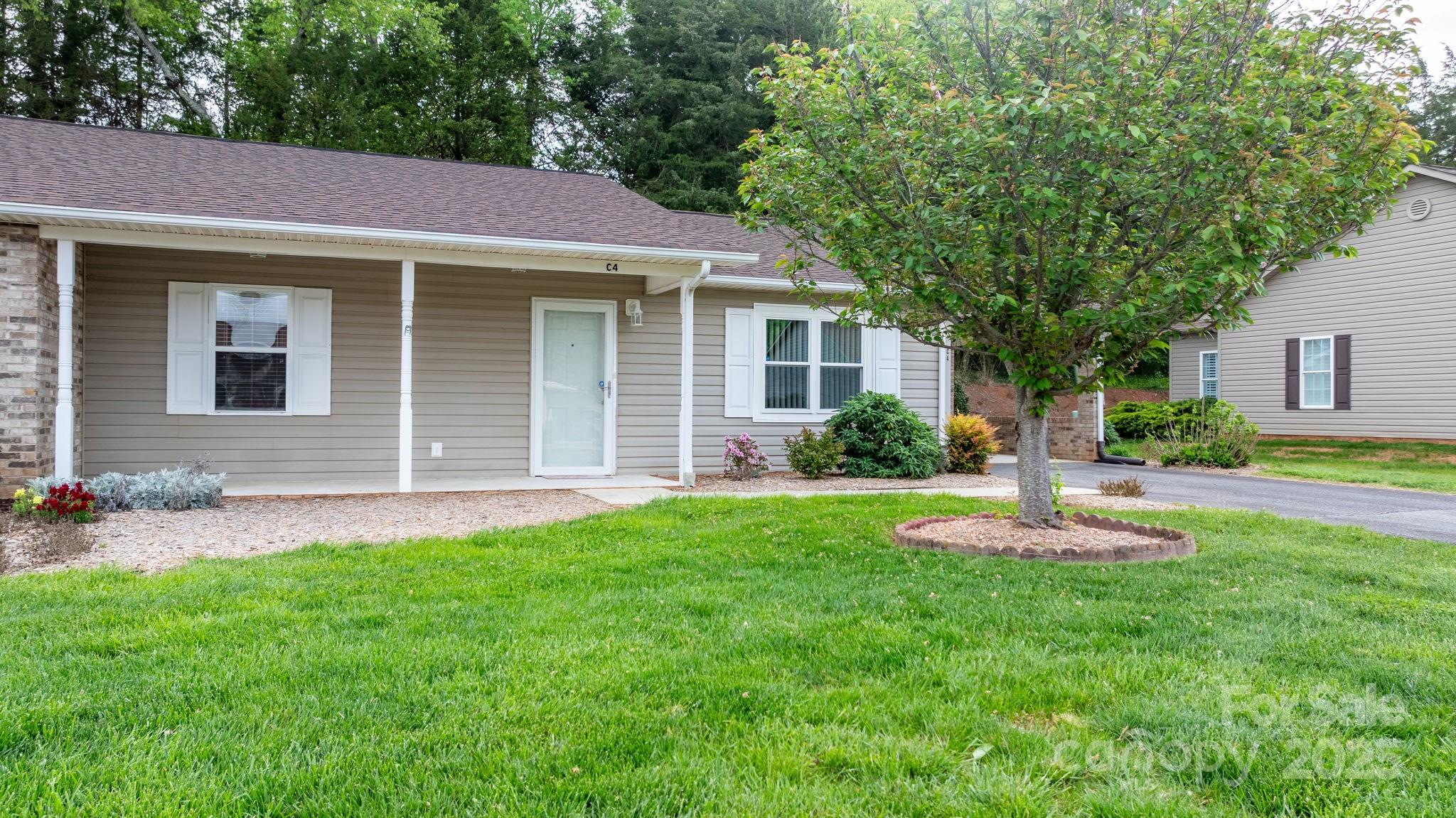 Conover Manor - Residential