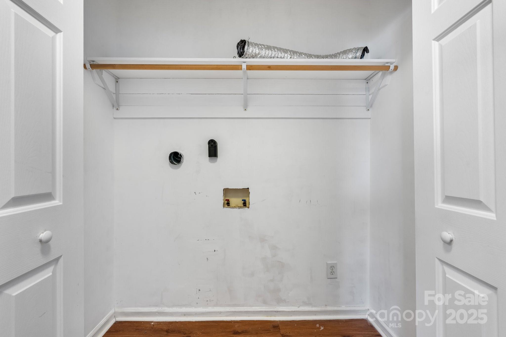 Conover Manor - Residential