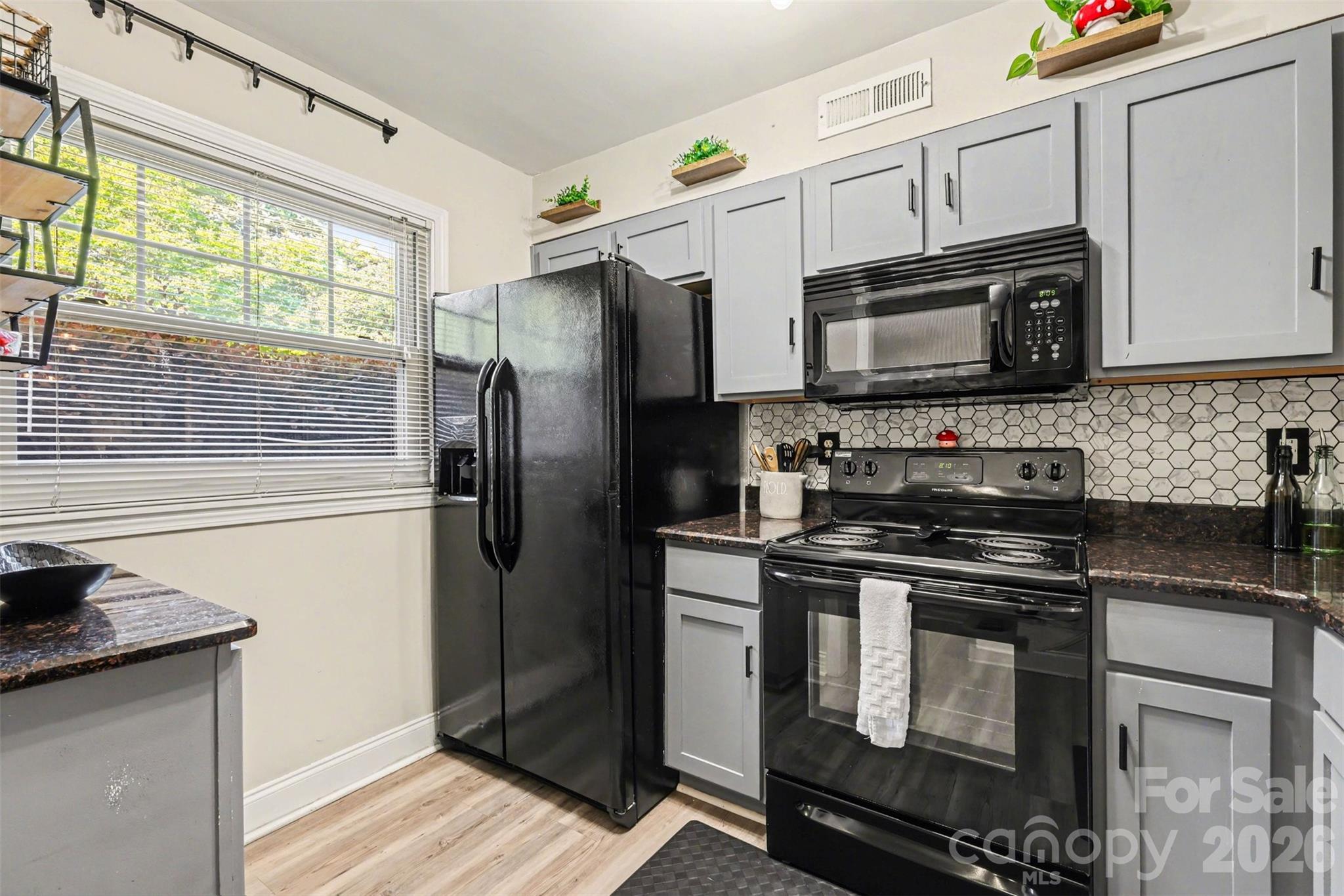 1201 Green Oaks Lane