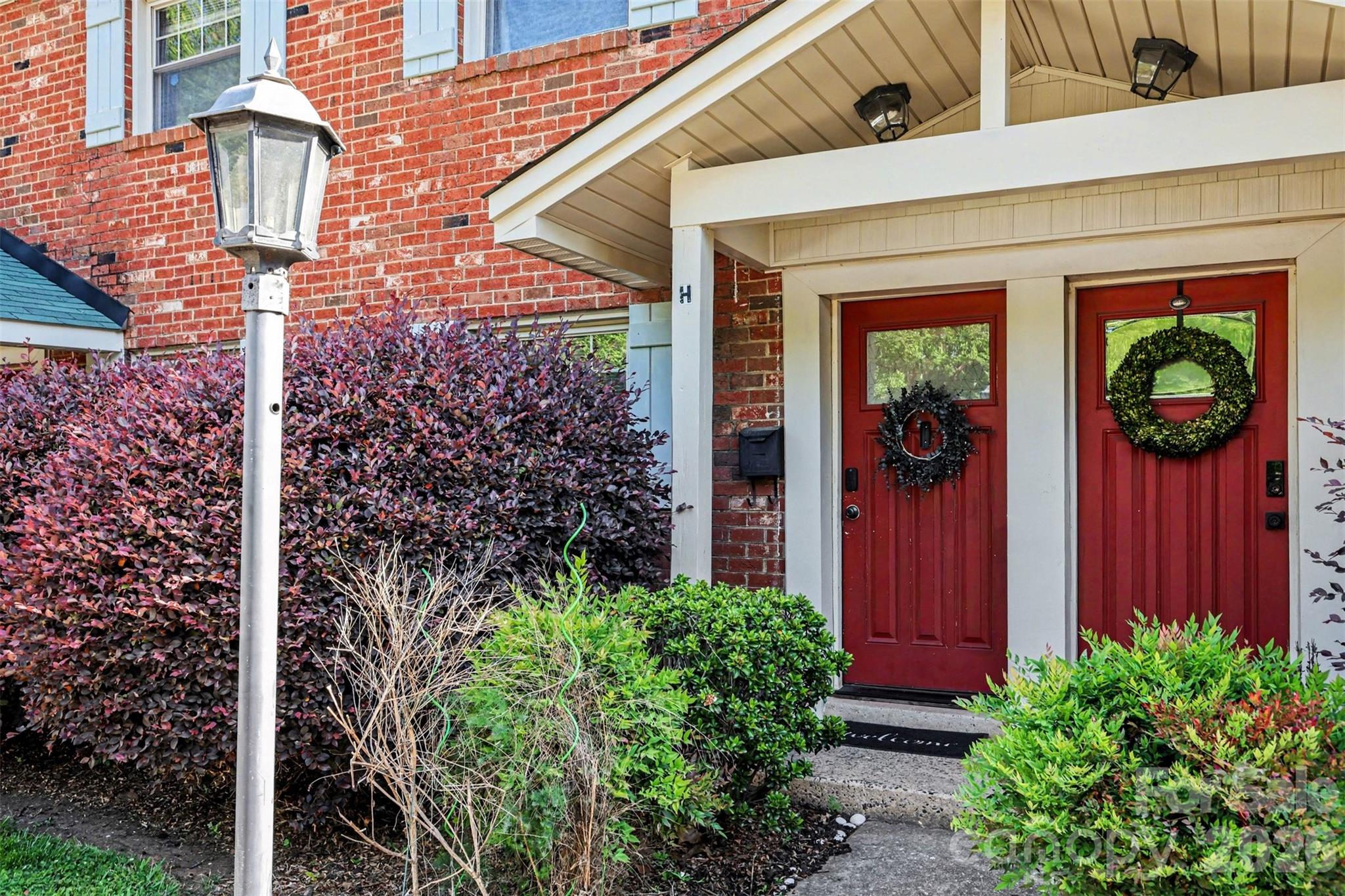 1201 Green Oaks Lane