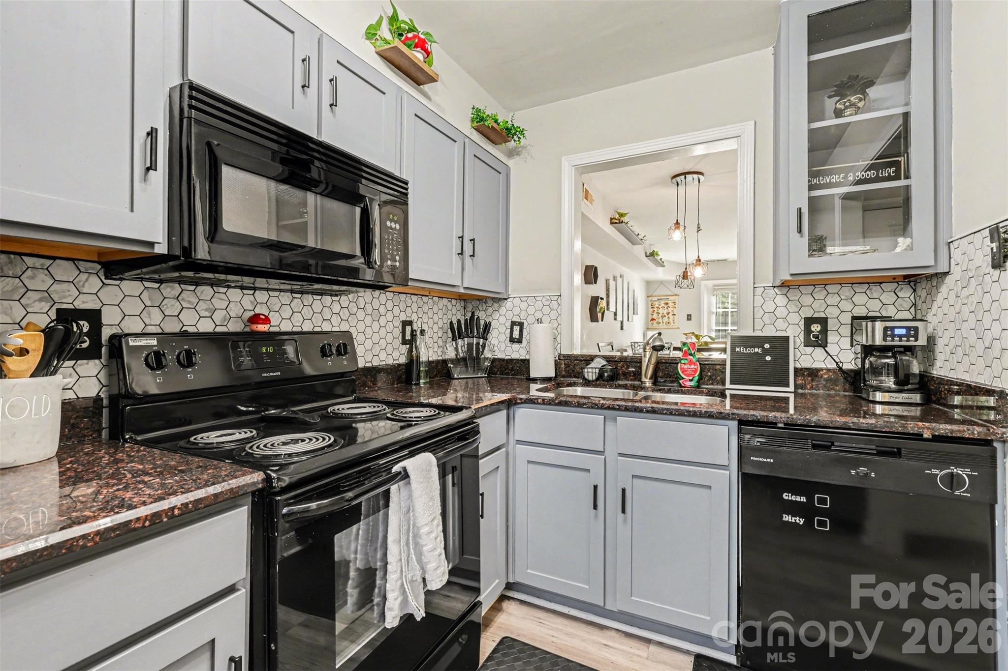 1201 Green Oaks Lane