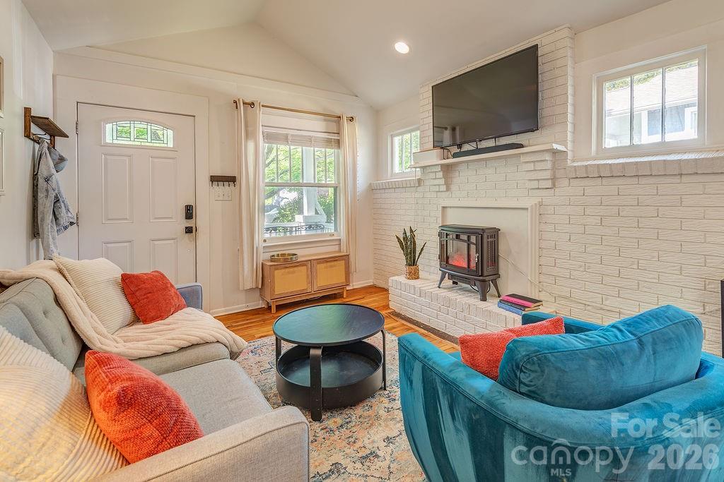 7 Tarpon Avenue