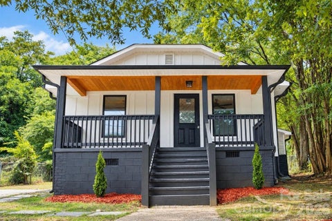 Photo of 15 Meadowview Avenue, Concord, NC 28027 (MLS # 4410337)