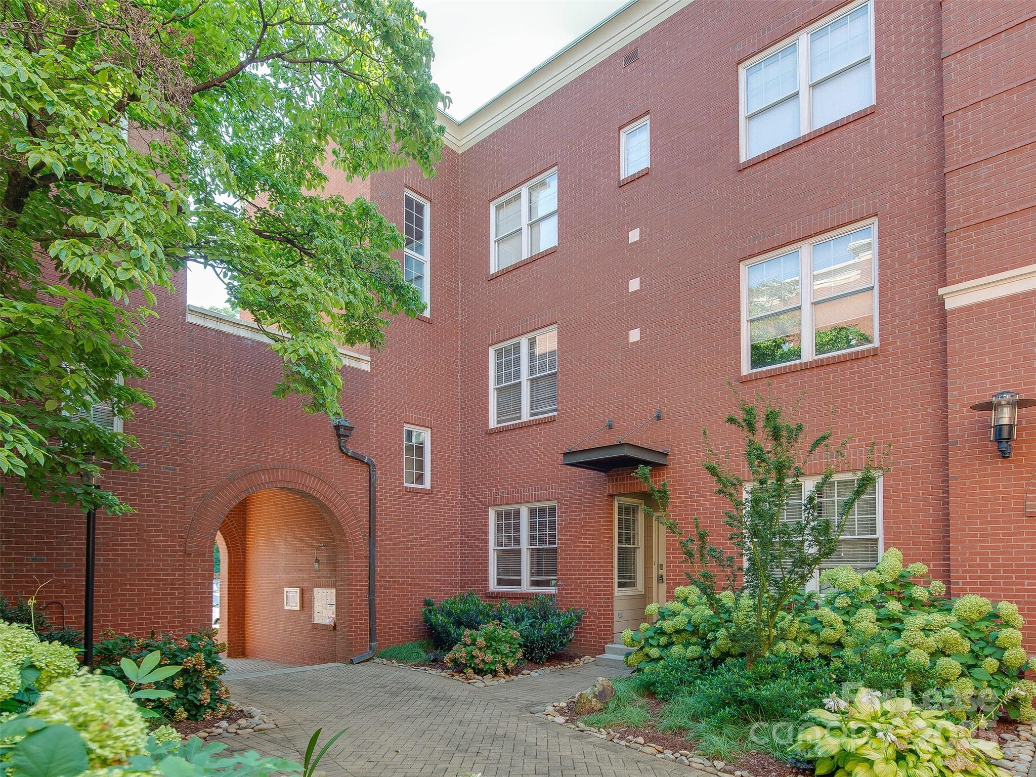 Elizabeth - Residential Lease