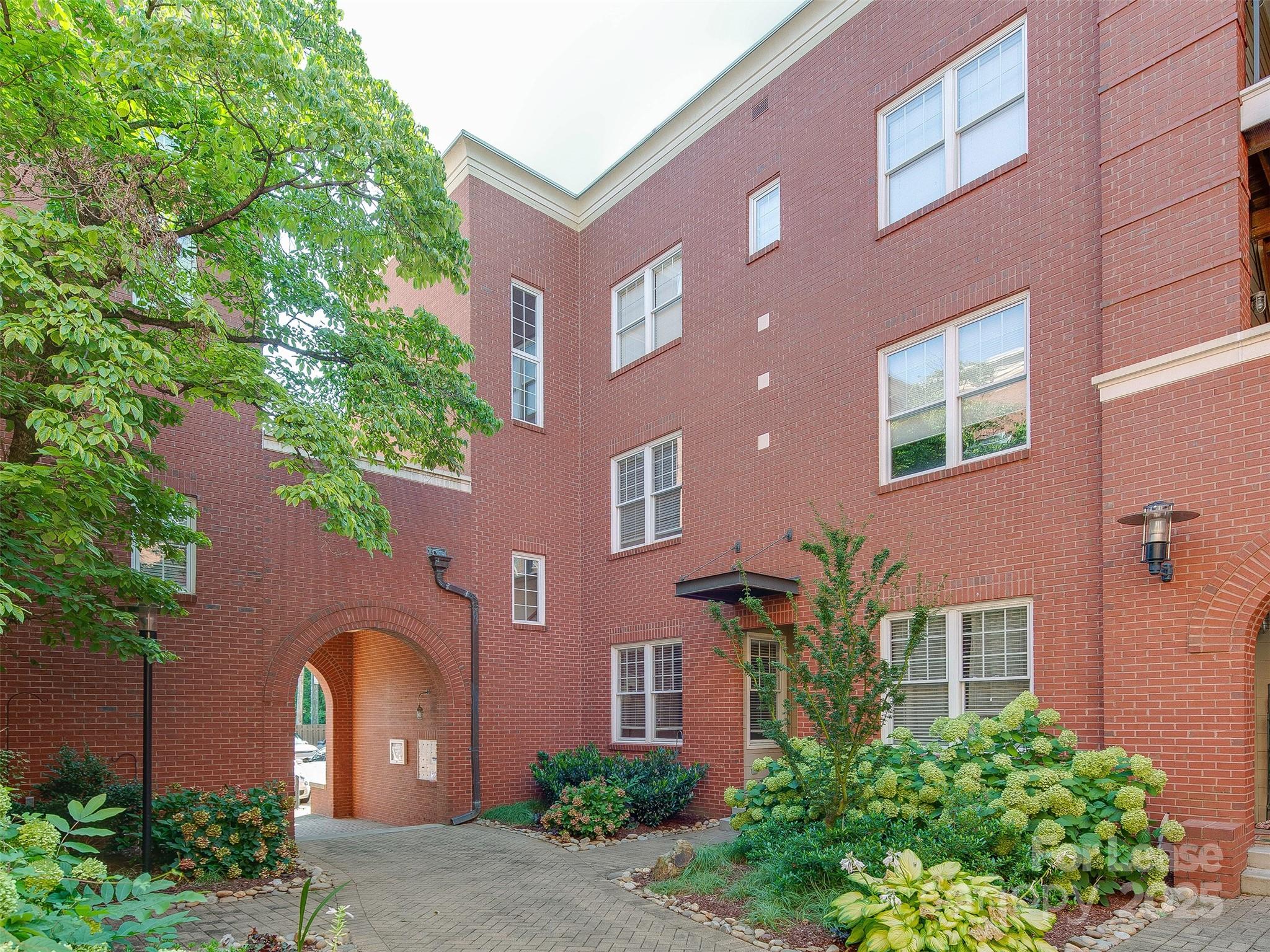 Elizabeth - Residential Lease