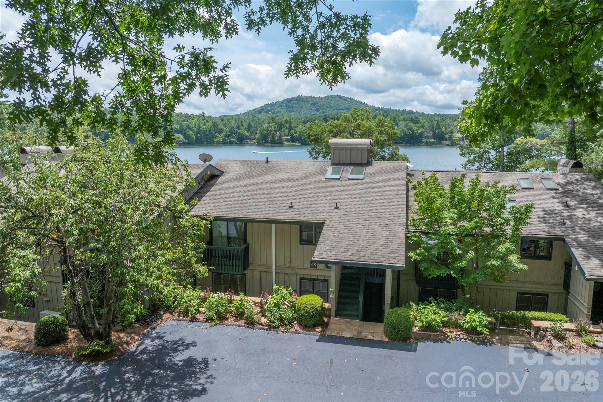 68 Toxaway Point, Lake Toxaway, NC, 28747