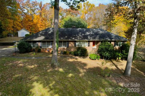 10802 Chestnut Hill Drive Matthews NC 28105
