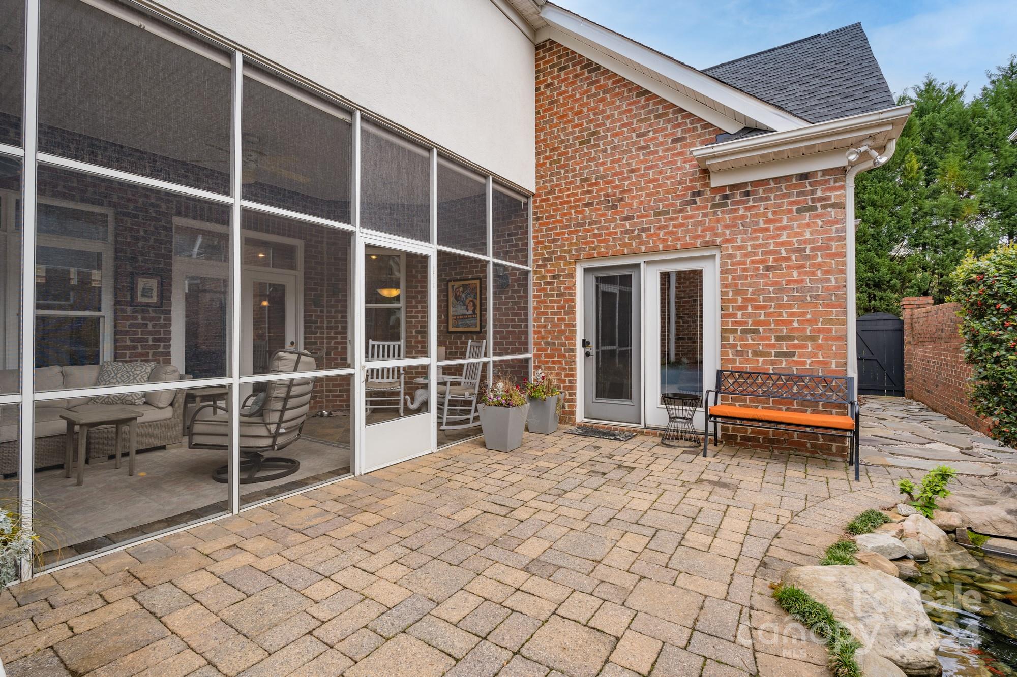 Laurel Creek - Residential