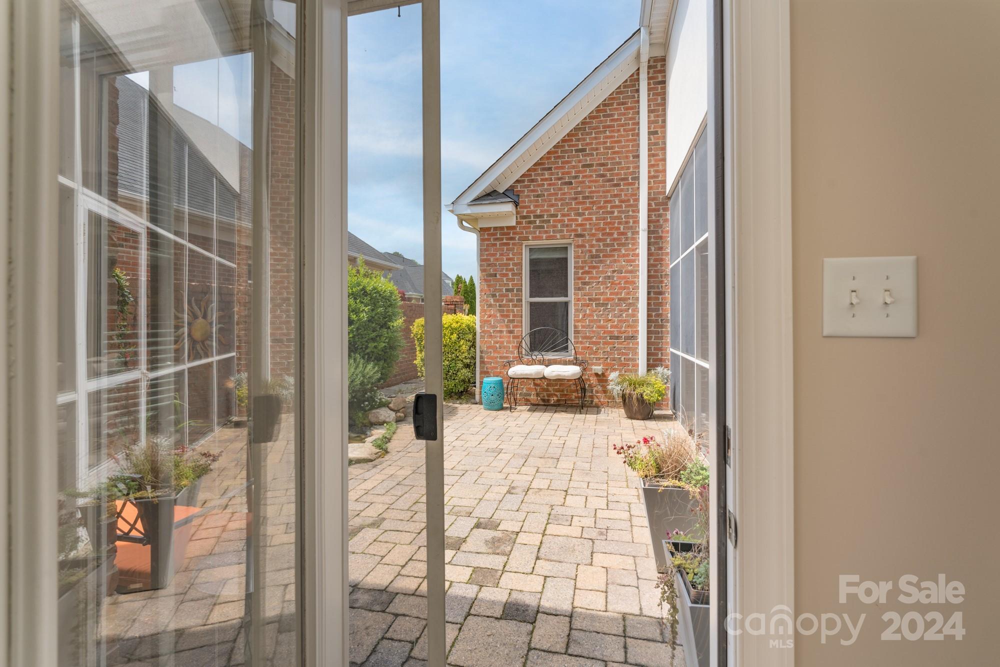 Laurel Creek - Residential