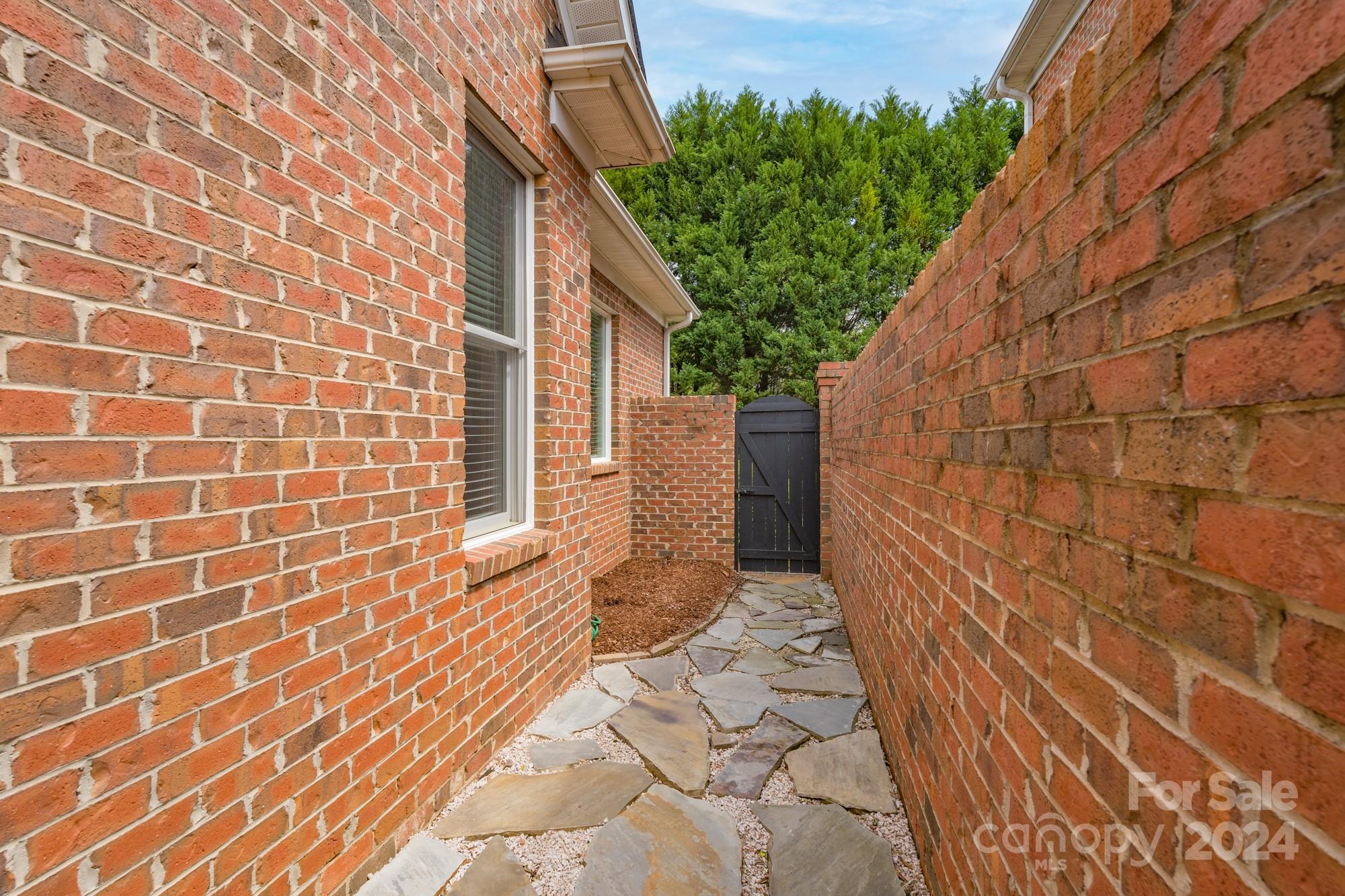 Laurel Creek - Residential