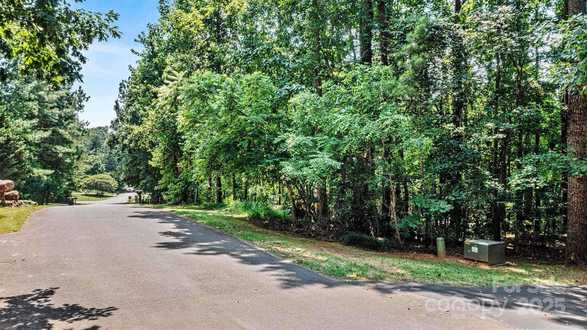 1400 Kensington Circle