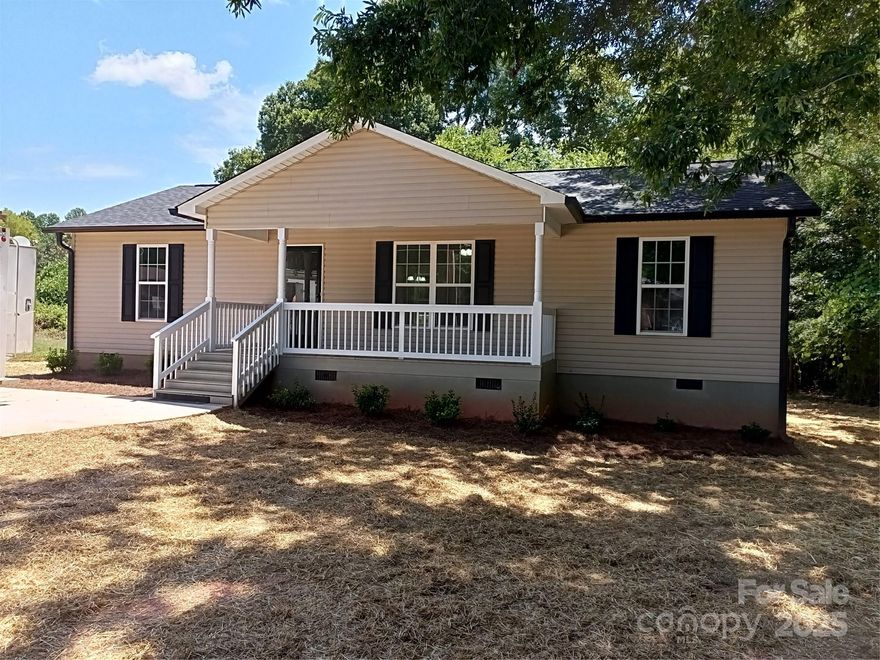 New Construction in Historic York. Three bedrooms, two bathrooms, large living room, split bedroom, large covered front porch, big deck on back, corner lot, appliances included. No HOA. Come take a look today! Owner/Broker