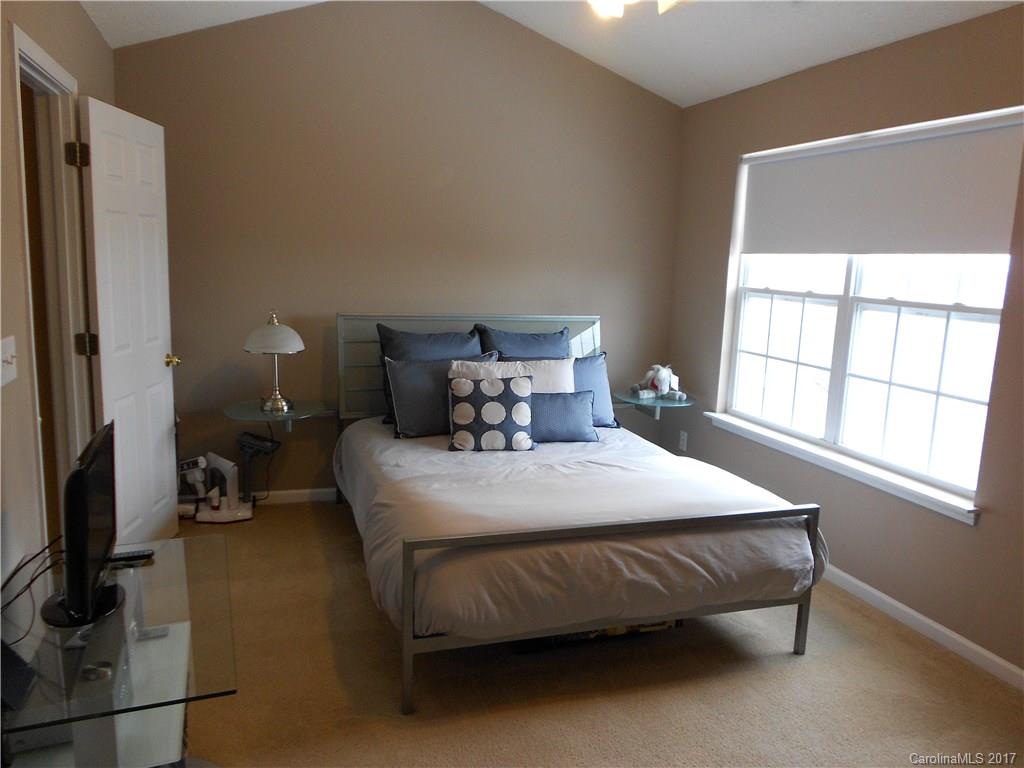 Old Stone Crossing - Residential