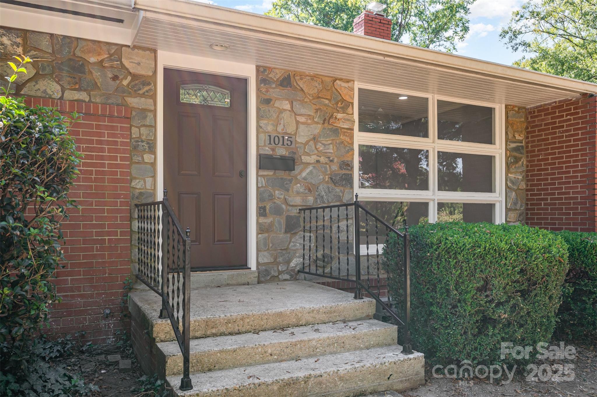 1015 Andover Road