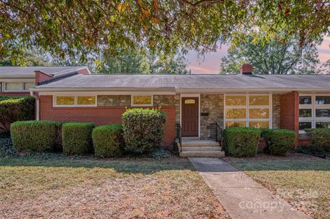 Photo of 1015 Andover Road, Charlotte, NC 28211 (MLS # 4313670)