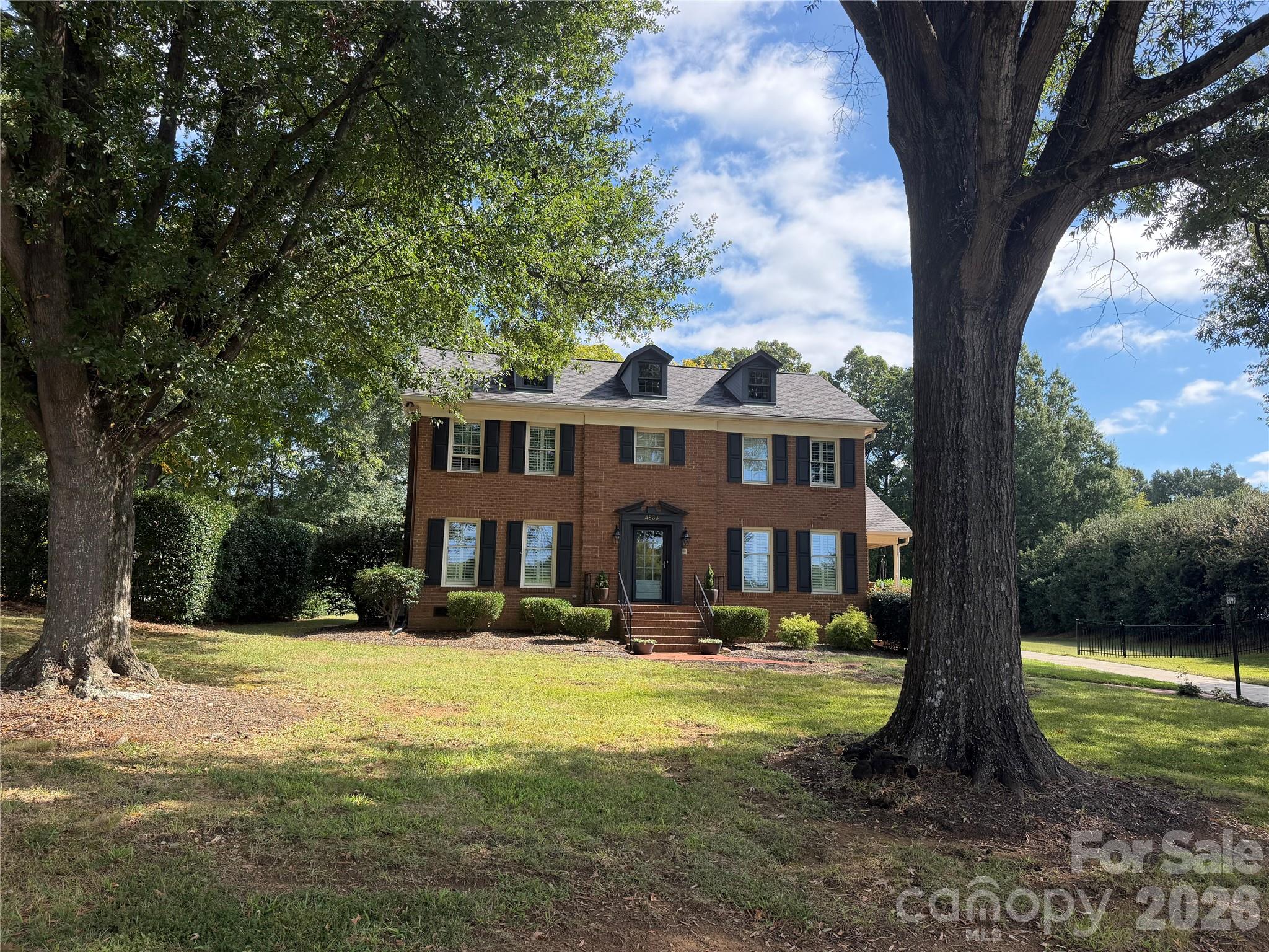4533 Arborway Way